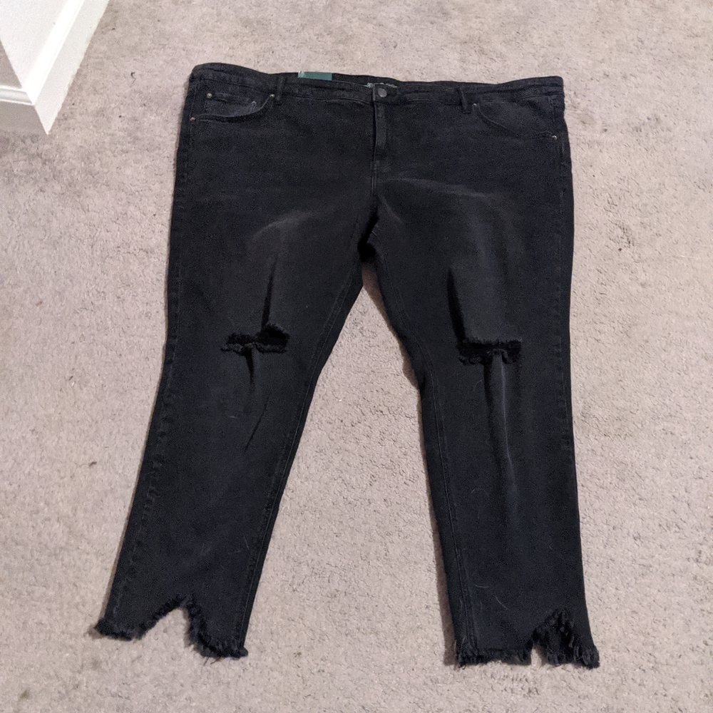 NWT Wild Fable Black Distressed Skinnys